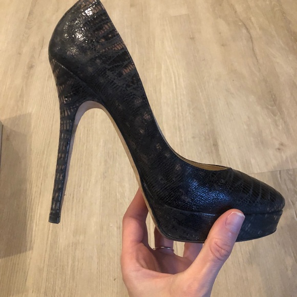 Jimmy Choo Lizard Emobssed Anthracite Platform Pumps - Picture 2 of 5